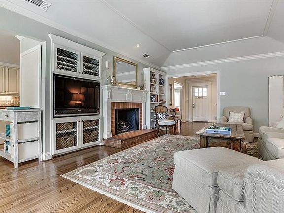 4th image of 6340 Monticello Ave