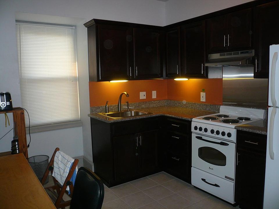 1st image of 423 N 33rd St Floor 3