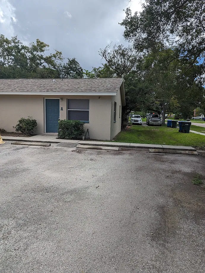 2 bed, 900 sqft, $1,740 — Photo 1