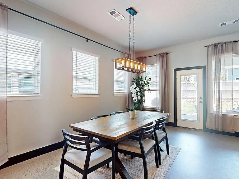 2504 Lazy Dog Ln — Photo 14