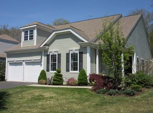 628 Troon Ct, Oxford, CT 06478