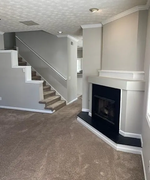 1541 Springleaf Ct SE — Photo 2