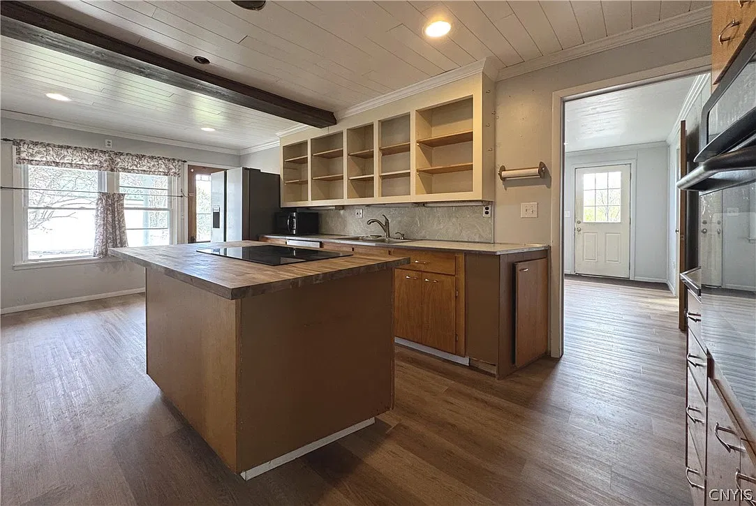 4 bed, 1.5 bath, 2530 sqft, $1,700 — Photo 4