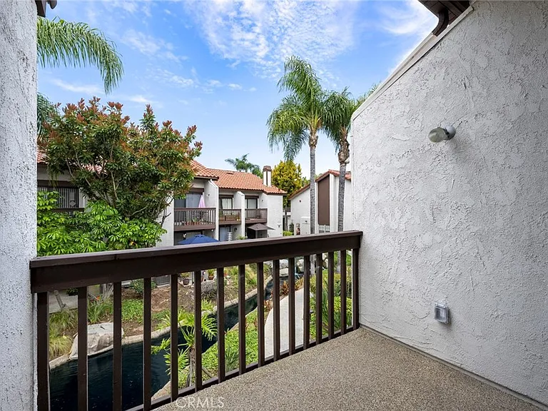 319 Molokai Dr — Photo 41