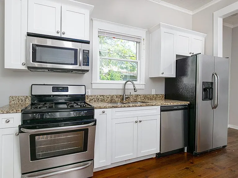 850 Fulton Ter SE — Photo 11
