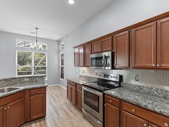 4th image of 2309 Ordsall Ct.