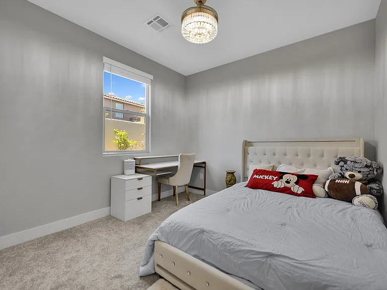2252 Bird Of Prey St — Photo 15