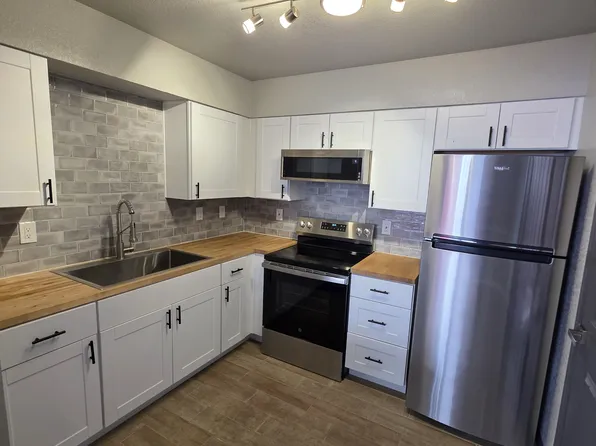 1749 E Pepper Cir APT 3, Mesa, AZ 85203