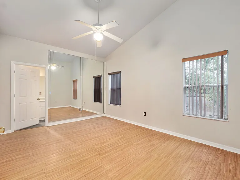 2114 NW 52nd Pl — Photo 16