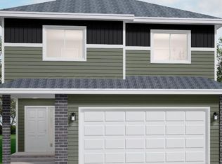 6879 26th St S, Fargo, ND 58104