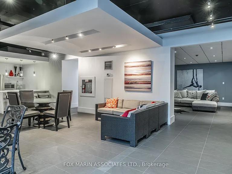 256 Jarvis St #10D — Photo 31