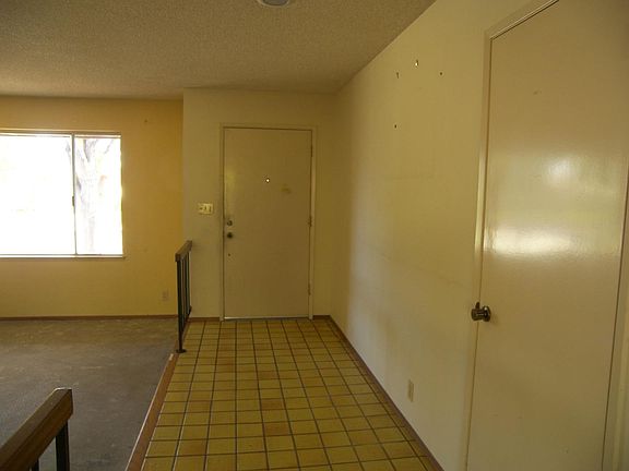 3rd image of 1545 Calle De Stuarda