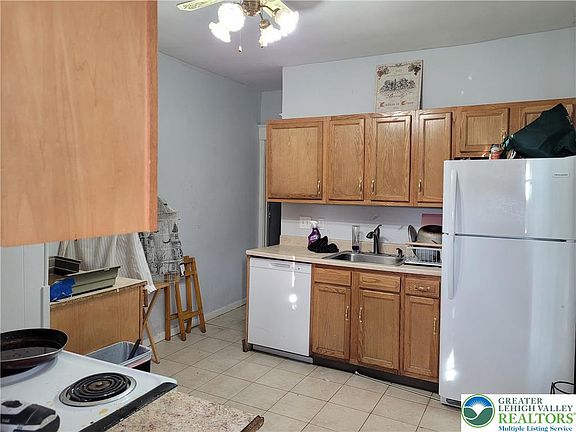 4th image of 210 1/2 S 17th St