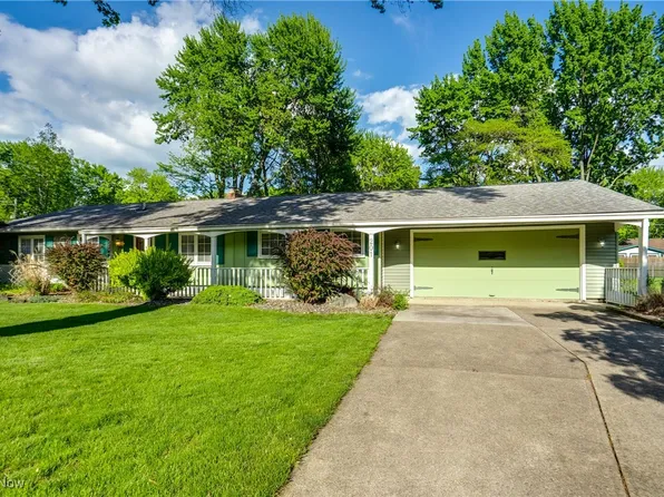 201 Yoder Blvd, Avon Lake, OH 44012