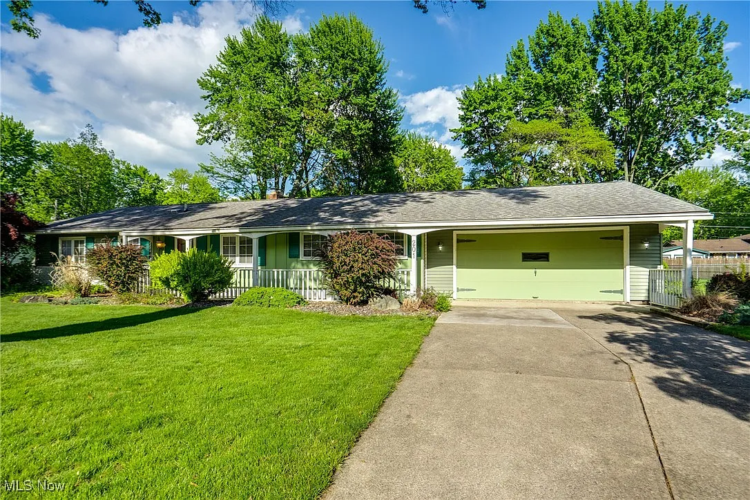 201 Yoder Blvd photo 1