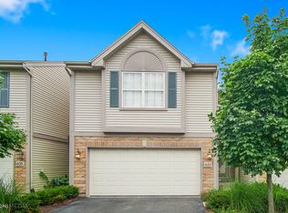 633 W Georgian Ct, Addison, IL 60101