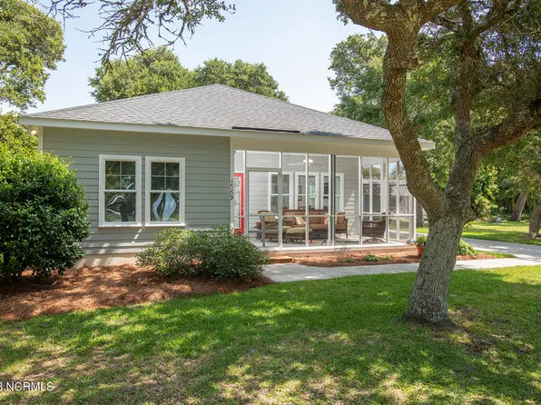 1569 Island Road, Harkers Island, NC 28531