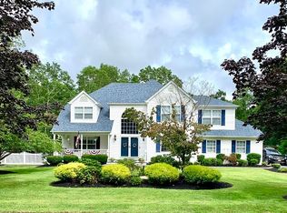 15 Silas Woods Rd, Manorville, NY 11949