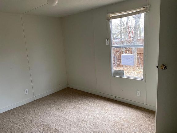 5th image of 1203 Chestnut Dr