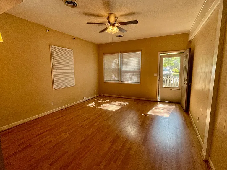 1645 E Cherry St — Photo 4