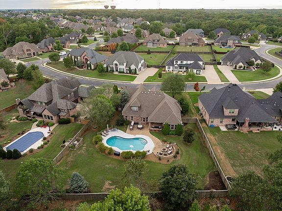 2nd image of 3130 Autumn Ln