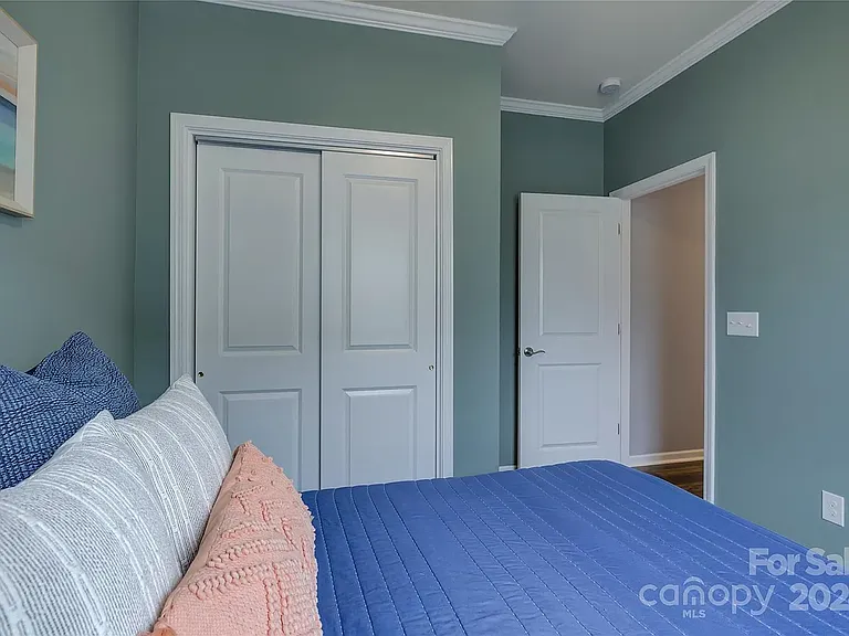 7134 Thornrose Dr — Photo 21