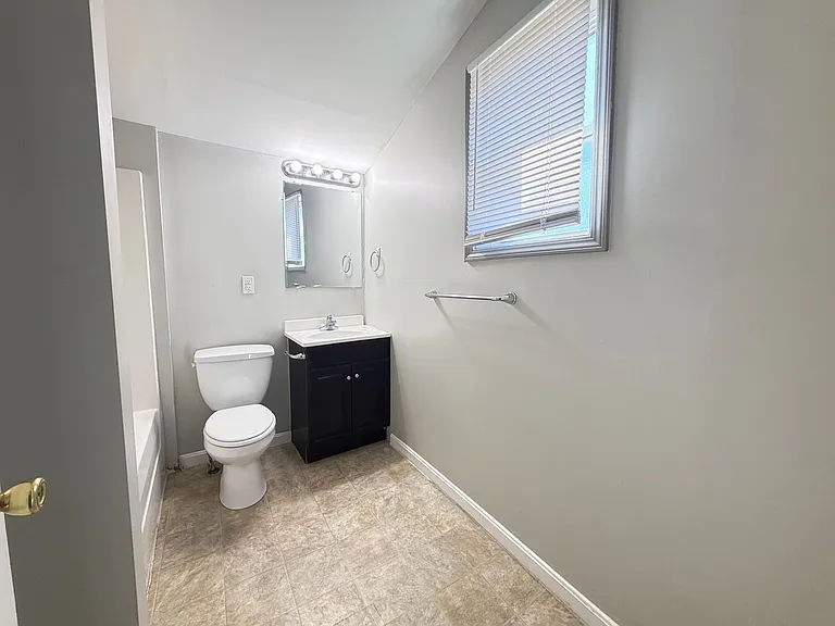 3107 Montana Ave — Photo 11