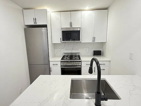 4th image of 109 1st Ave APT 5F