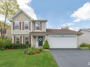 1071 Selma Ln, Naperville, IL 60540