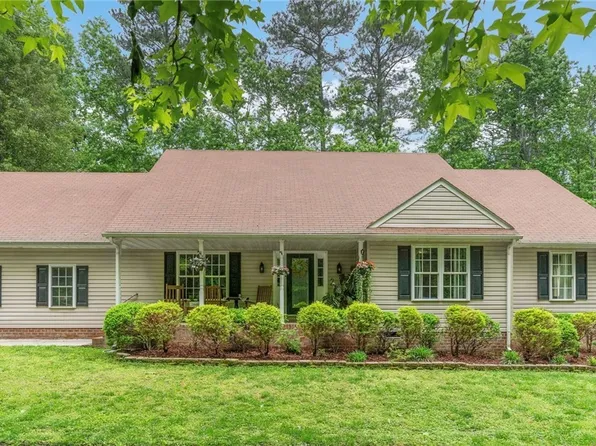 160 Woodland Trl, West Point, VA 23181