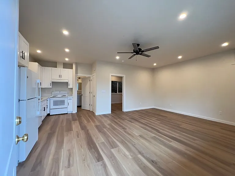 Hilltop Drive, 2991* — Photo 16