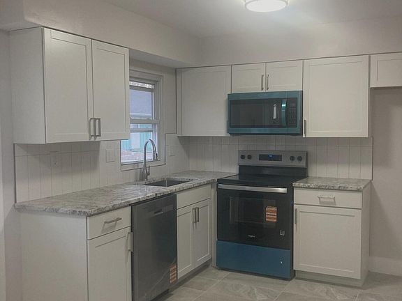 4th image of 145B Buckingham Drive