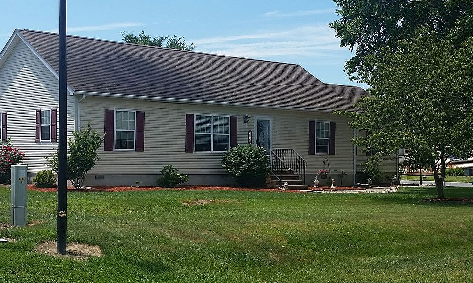 1st image of 202 S Winding Brooke Dr