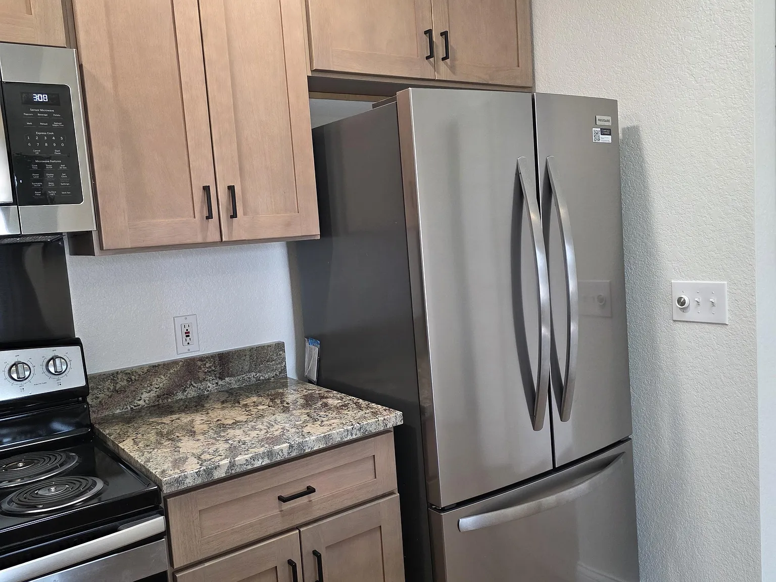 3 bed, 1600 sqft, $1,600 — Photo 4