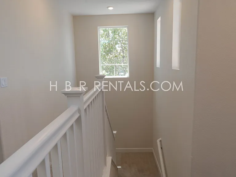 1496 Dairy Dr — Photo 32