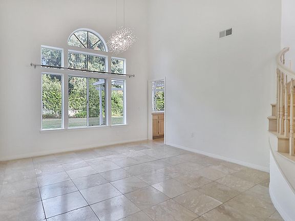 5th image of 2666 Country Ln