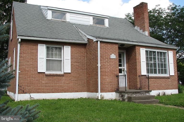 1st image of 275 Prospect St