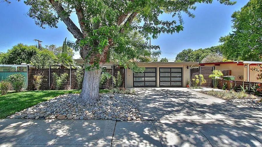 371 Hayes Ave photo 1