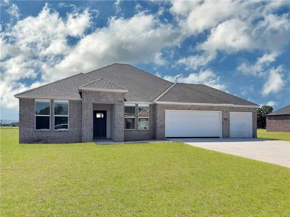 3008 Hattie Ln, Springdale, AR 72764