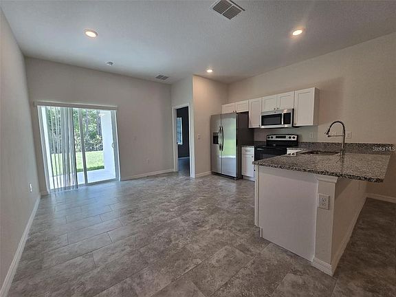 3rd image of 2025 Dunbar St