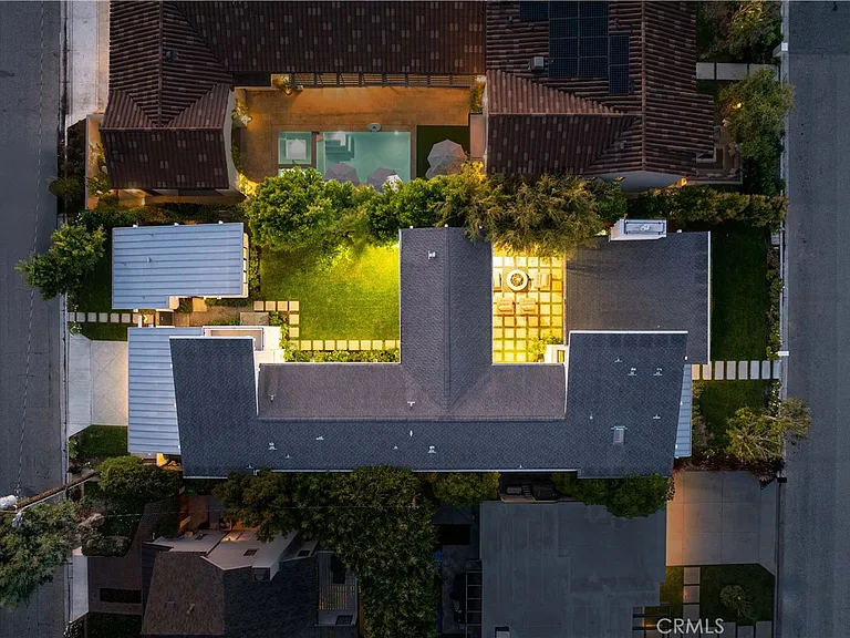 2217 Laurel Pl — Photo 33