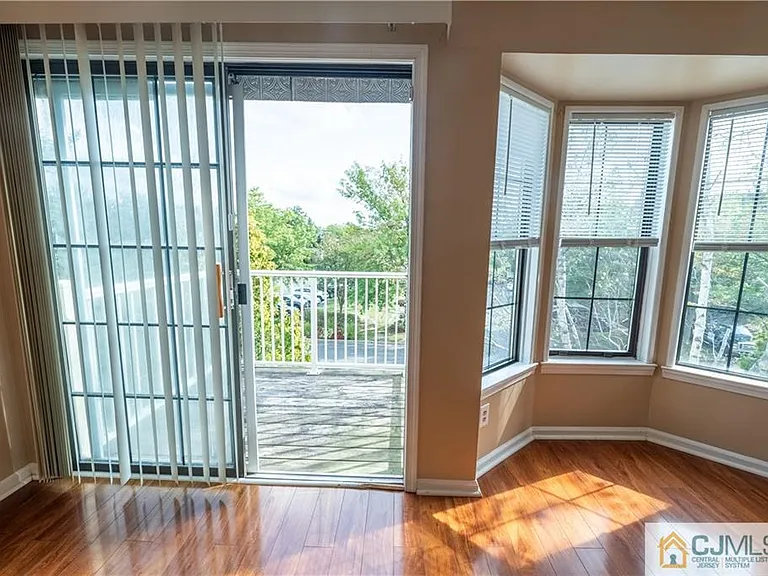 336 Cozzens Ct — Photo 19