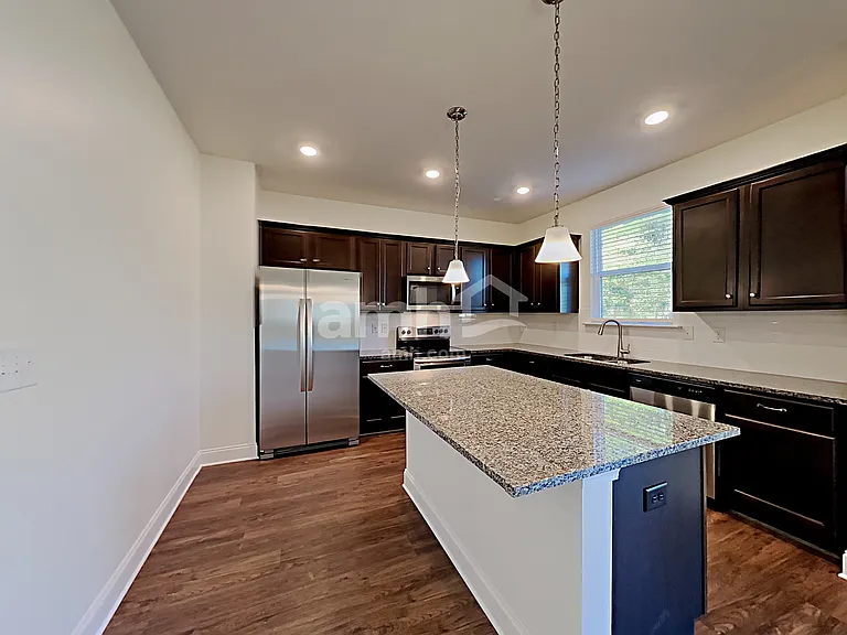 409 Levon Ct — Photo 4