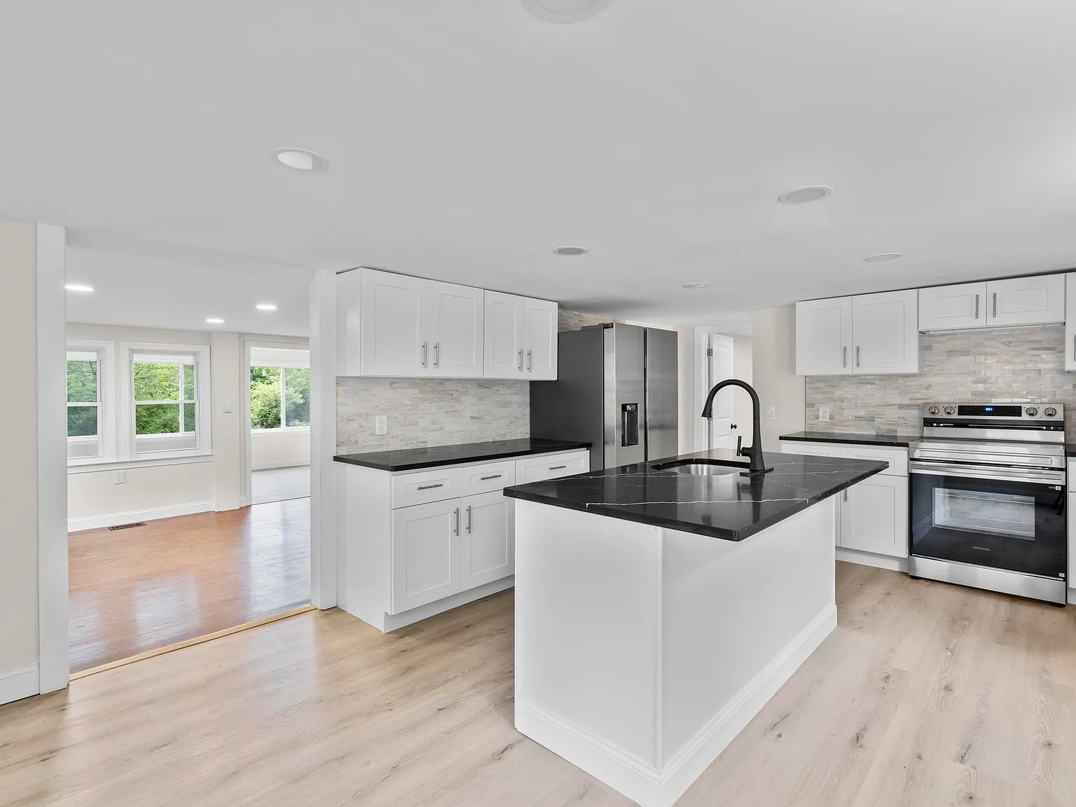 4 bed, 2180 sqft, $3,900 — Photo 1