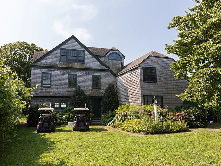 17 Agawam Ave — Photo 4