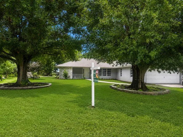 2082 SE Hanford Road, Port St Lucie, FL 34952