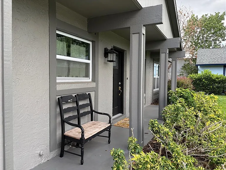 10010 Gannon Ln — Photo 8