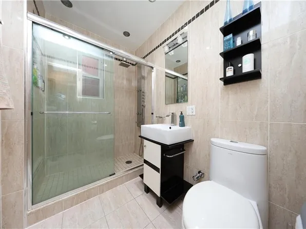 2415 East 27th Street image 29 of 37