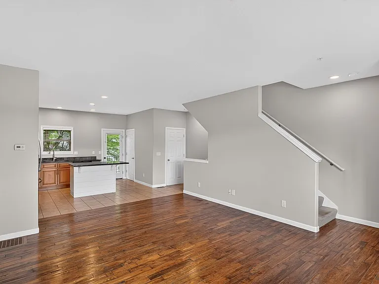 2623 SE 109th Ave — Photo 6