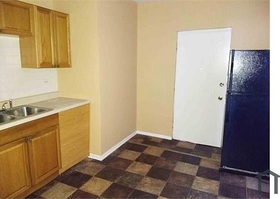 1st image of 832 N Karlov Ave #1